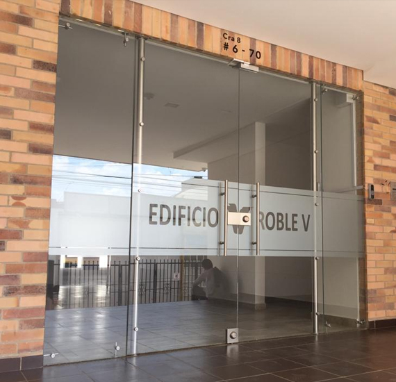 instalacion puertas en aluminio chia